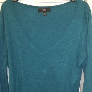 V-neck sweater mossimo